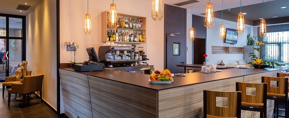 Aparthotel Attica 21 Valles Sabadell Ngoại thất bức ảnh