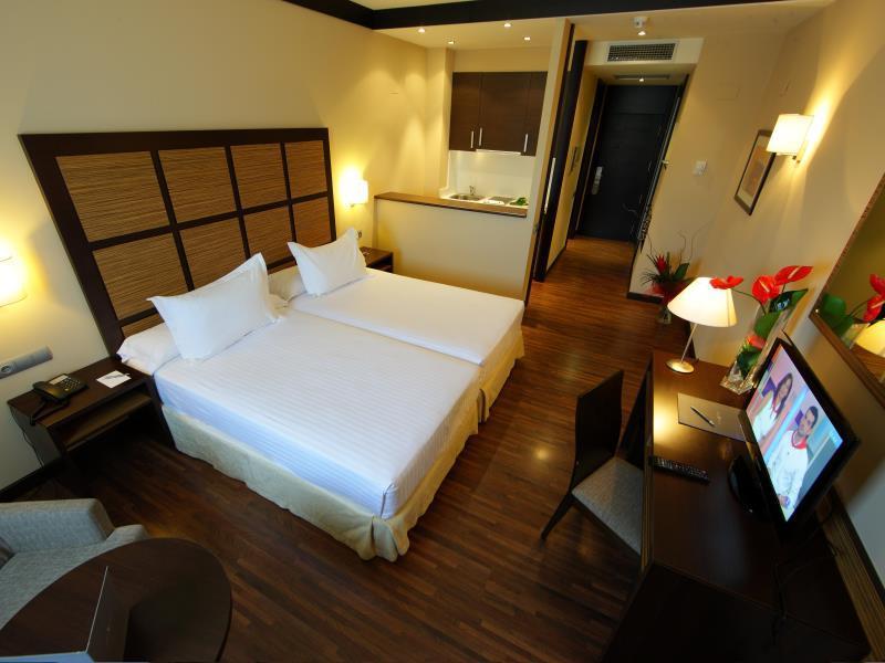 Aparthotel Attica 21 Valles Sabadell Ngoại thất bức ảnh