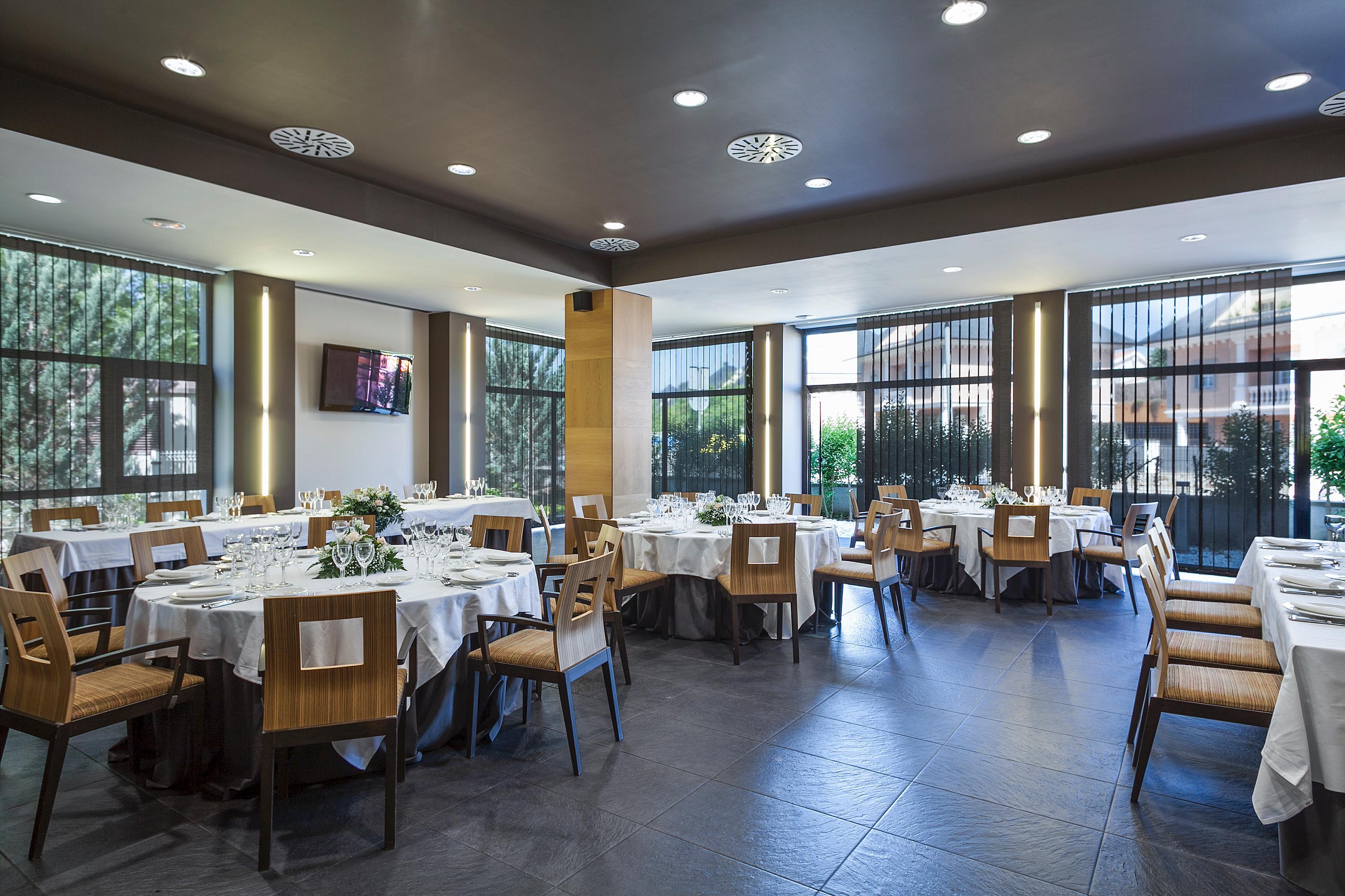 Aparthotel Attica 21 Valles Sabadell Ngoại thất bức ảnh