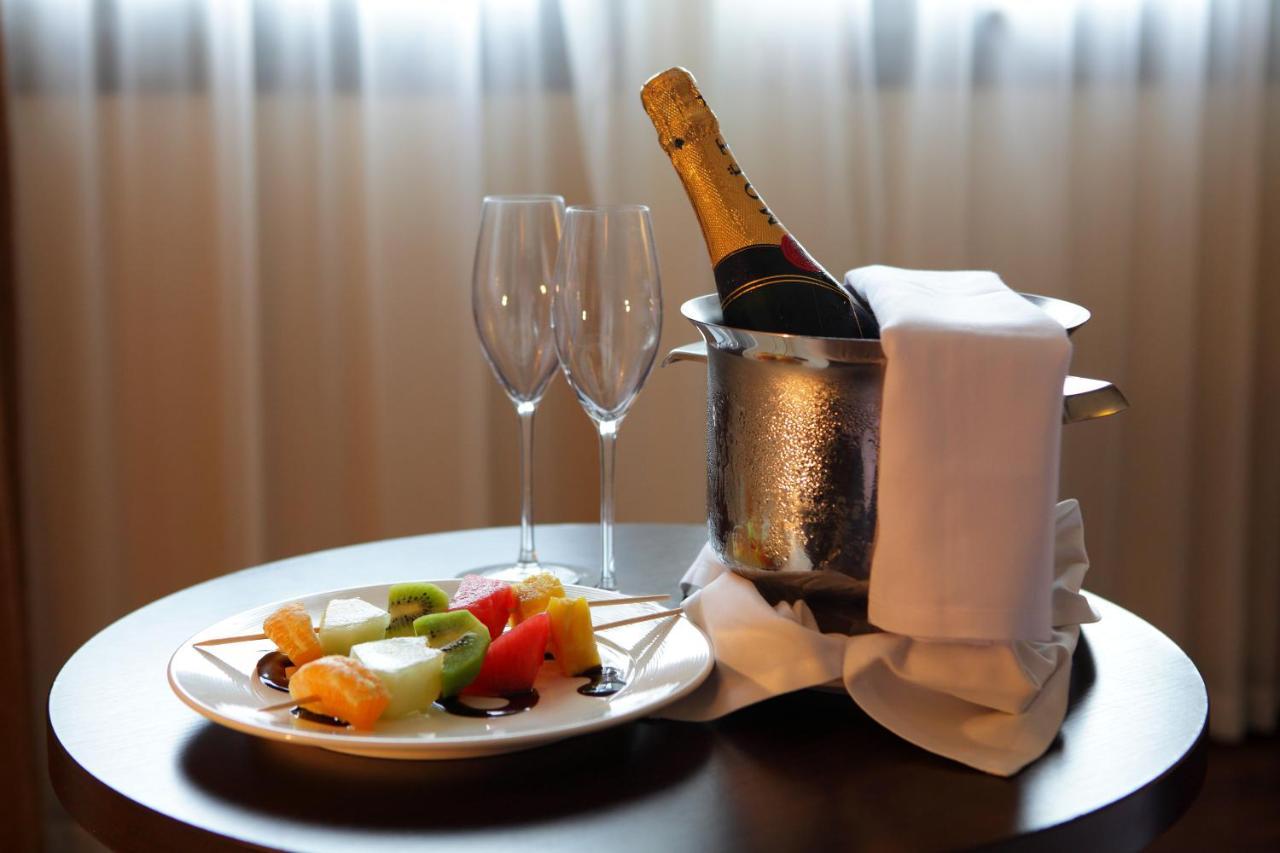 Aparthotel Attica 21 Valles Sabadell Ngoại thất bức ảnh