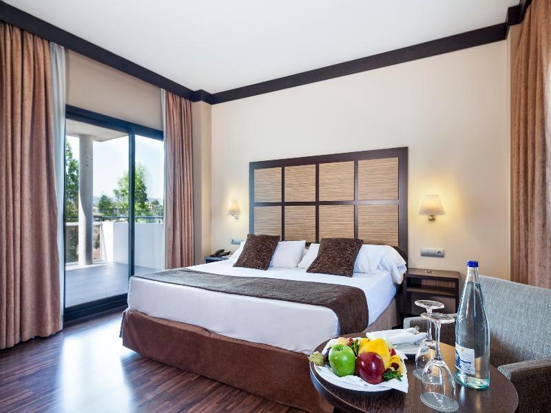 Aparthotel Attica 21 Valles Sabadell Phòng bức ảnh
